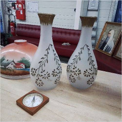 PAIRE DE VASES EN VERRE SIGNÉS