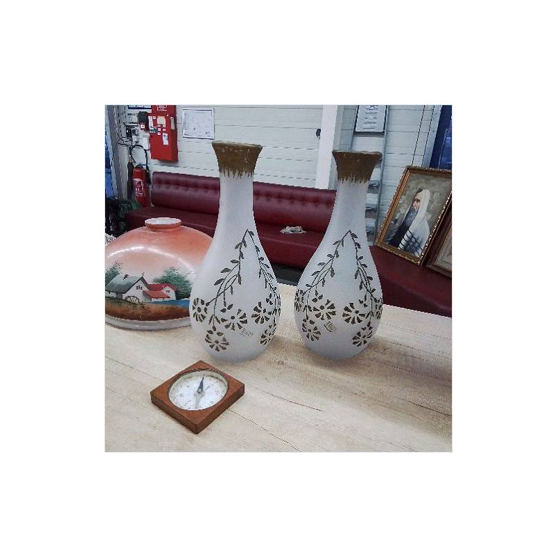 PAIRE DE VASES EN VERRE SIGNÉS