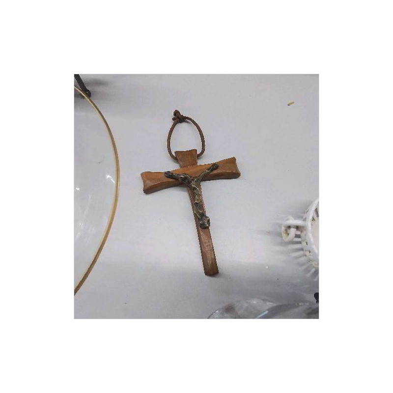 CRUCIFIX SIGNÉ