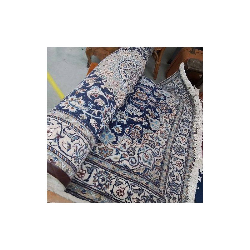TAPIS BLEU MOTIFS FLEURS
