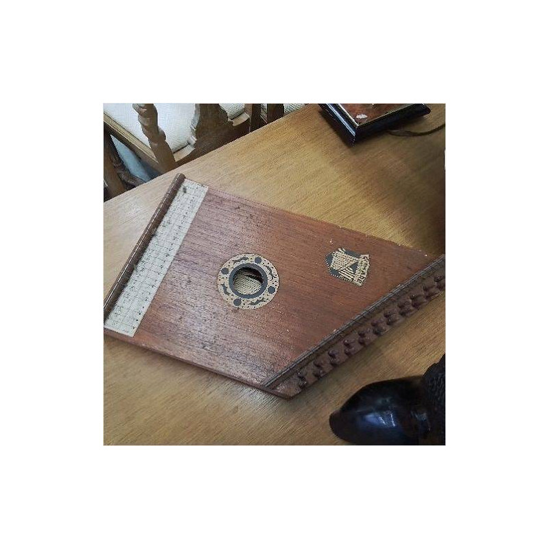 INSTRUMENT DE MUSIQUE CITHARE