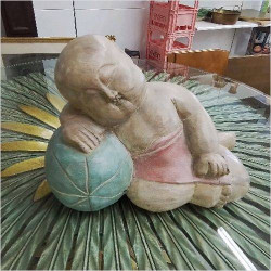 STATUE 