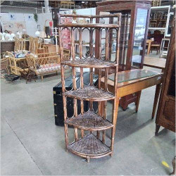 ETAGERE D’ANGLE ROTIN