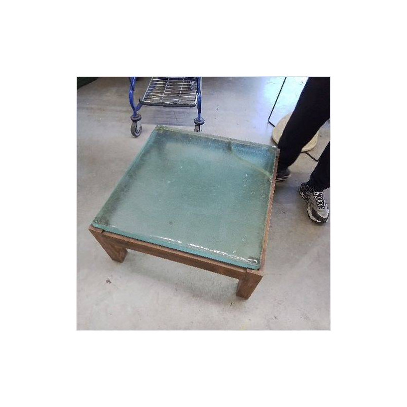 TABLE BASSE DESSUS VERRE