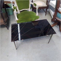 TABLE BASSE NOIR DESSUS VERRE 