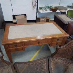 BUREAU LOUIS XVI