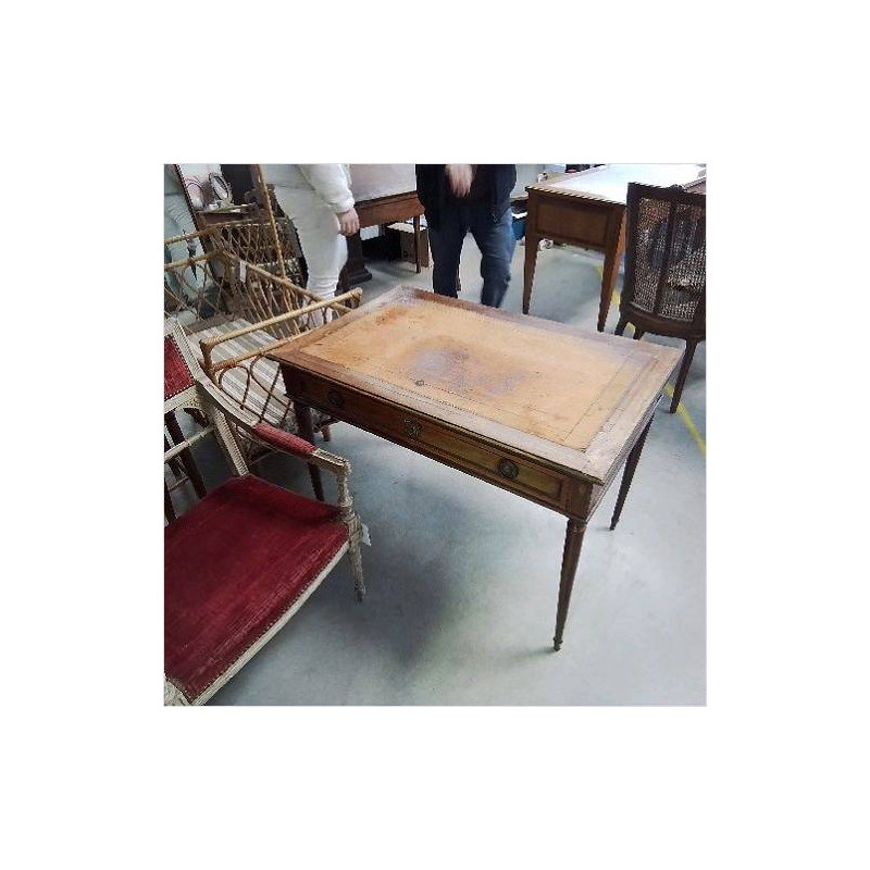 BUREAU  XVI 