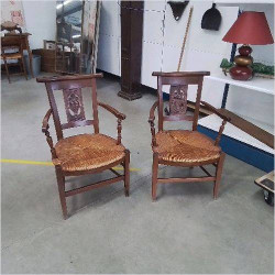 PAIRE DE FAUTEUILS PAILLÉS...
