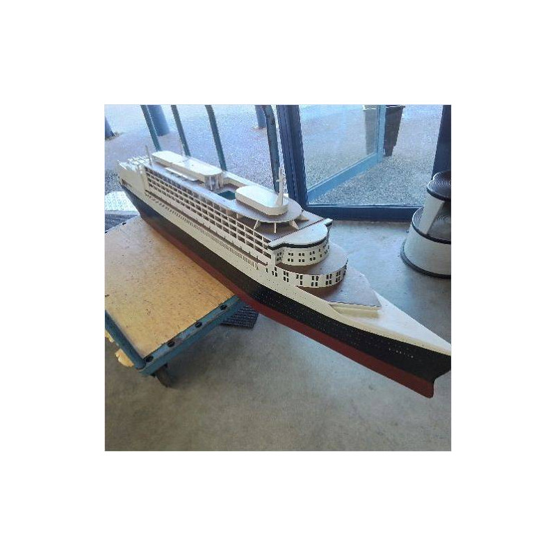 MAQUETTE BATEAU TRES GRAND MODELE (2M20)
