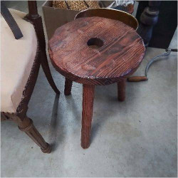 TABOURET TRIPODE