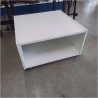 TABLE BASSE BLANCHE A ROULETTES