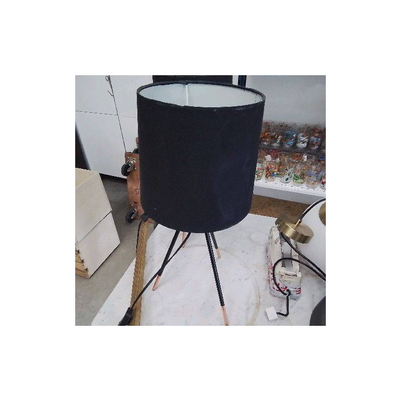 LAMPE A POSER TRIPODE