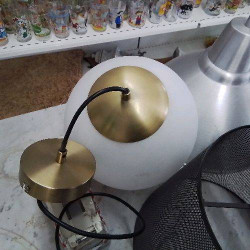 SUSPENSION GLOBE BLANC DORÉ 