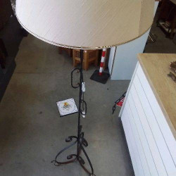 LAMPE FER FORGÉ 
