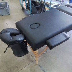TABLE DE MASSAGE PLIABLE ET PORTABLE