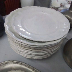 SERVICE ASSIETTES BLANCHES ANCIENNES