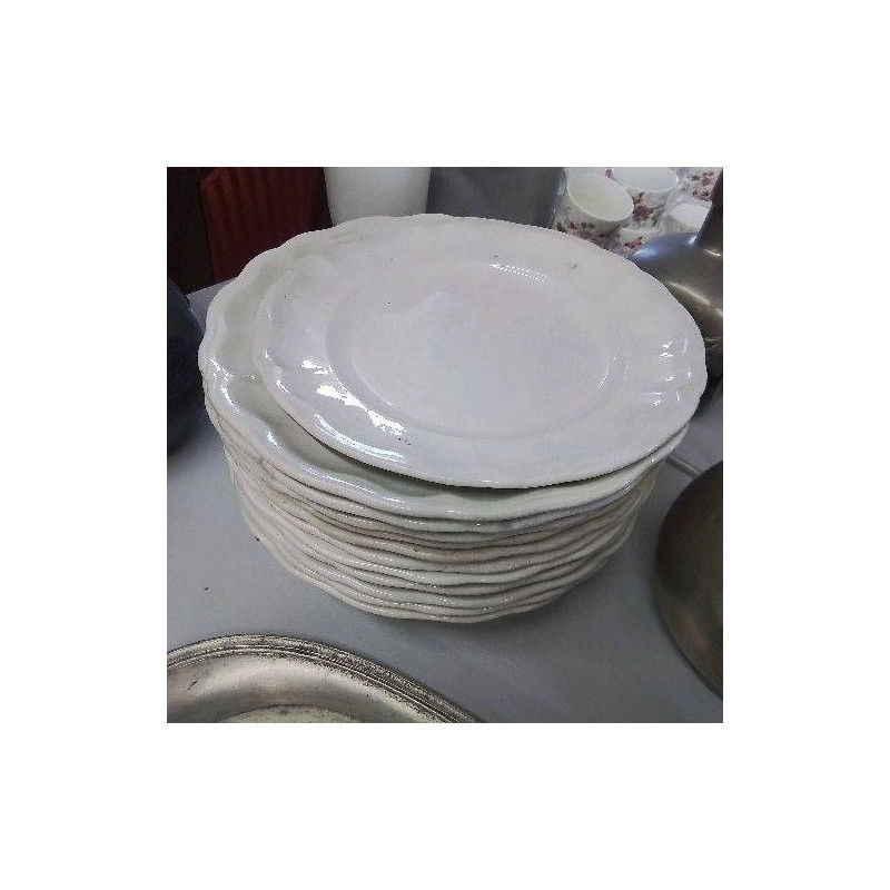 SERVICE ASSIETTES BLANCHES ANCIENNES