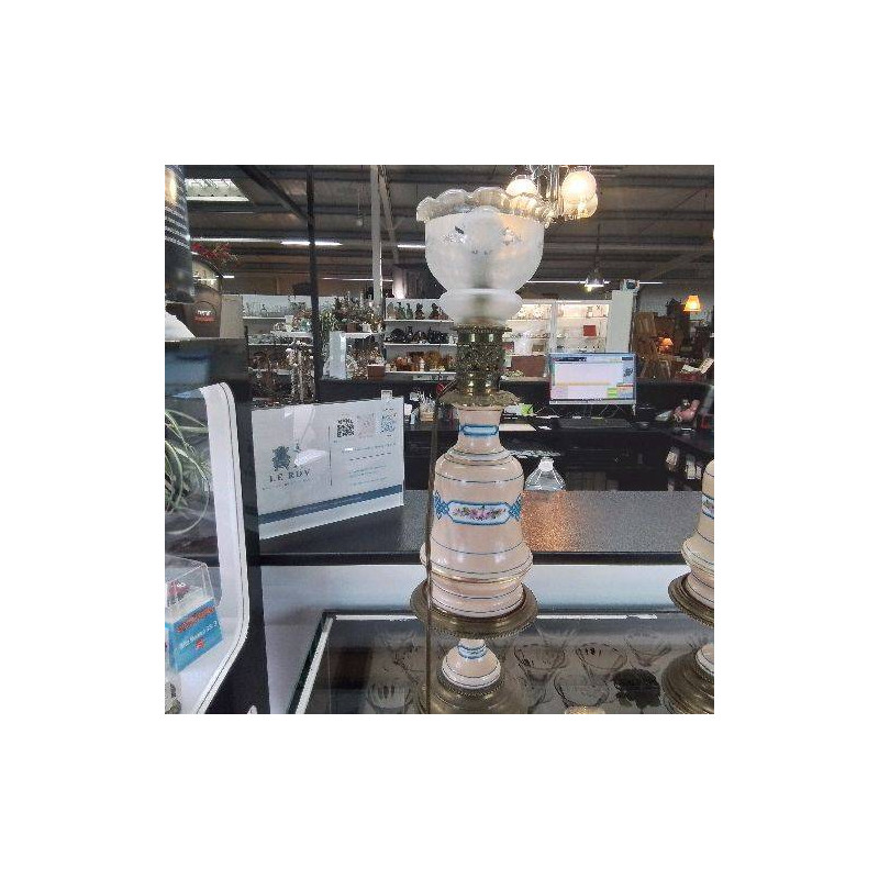 LAMPE A PETROLE 