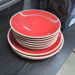 ASSIETTES ROUGES LE LOT