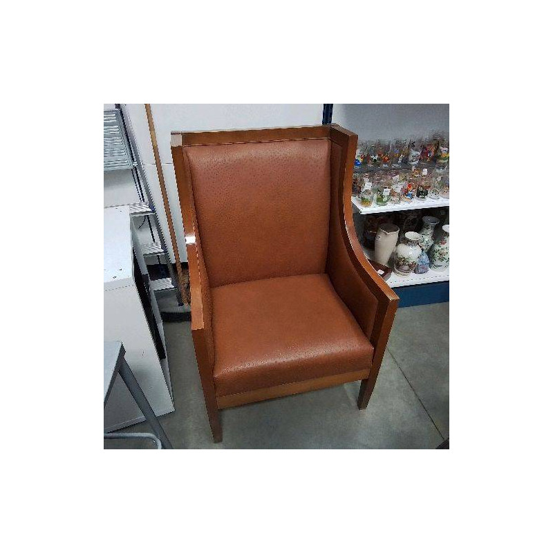 FAUTEUIL MARRON BOIS A OREILLES