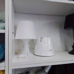 LAMPE CHEVET BLANCHE...