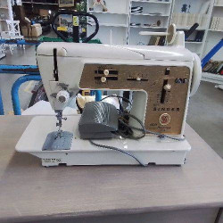 MACHINE A COUDRE SINGER