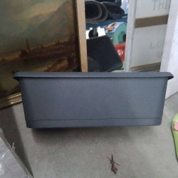 JARDINIÈRE PLASTIQUE GRIS