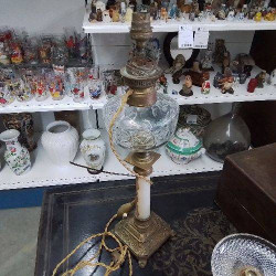 LAMPE A PETROLE ELECTRIFIEE