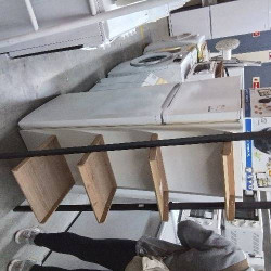 ETAGERES INCLINEES SDB