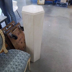 COLONNE EN TRAVERTIN 