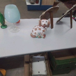 CHIEN EN FAIENCE