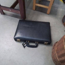 ATTACHÉ CASE
