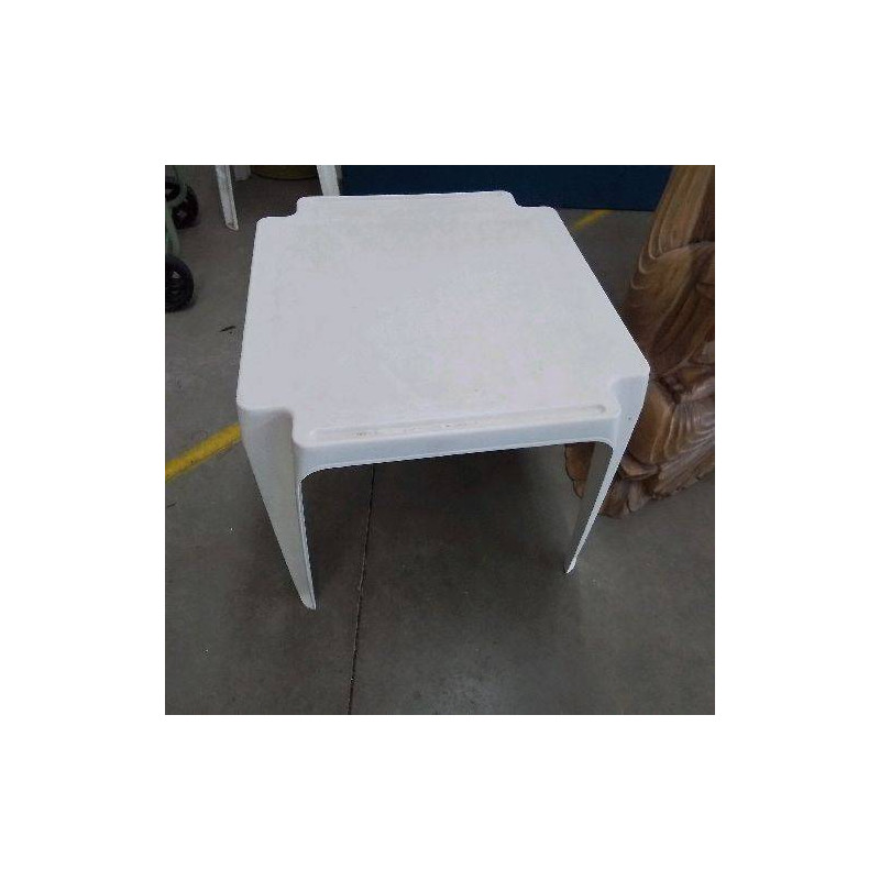 TABLE PLASTIQUE 