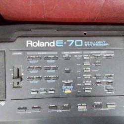 SYNTHETISEUR ROLAND E-70