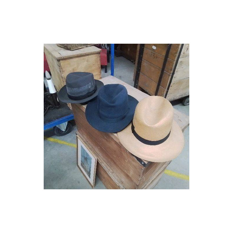 CHAPEAU 