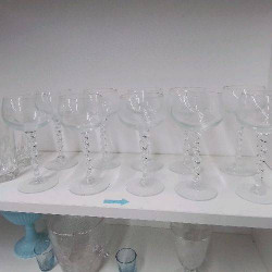 SERIE DE 10 VERRES PIED...