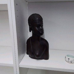 STATUETTE AFRICAINE 