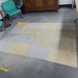 TAPIS JAUNE