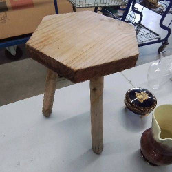 TABOURET TRIPODE