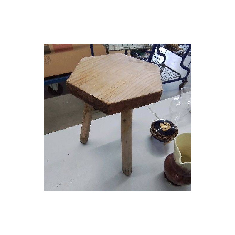 TABOURET TRIPODE