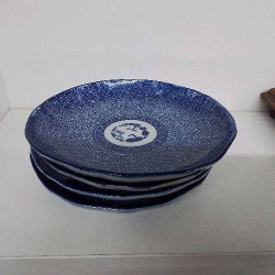 LOT 4 ASSIETTES IMARI 