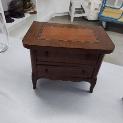 COMMODE POUPÉE 