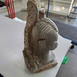 STATUE PIERRE