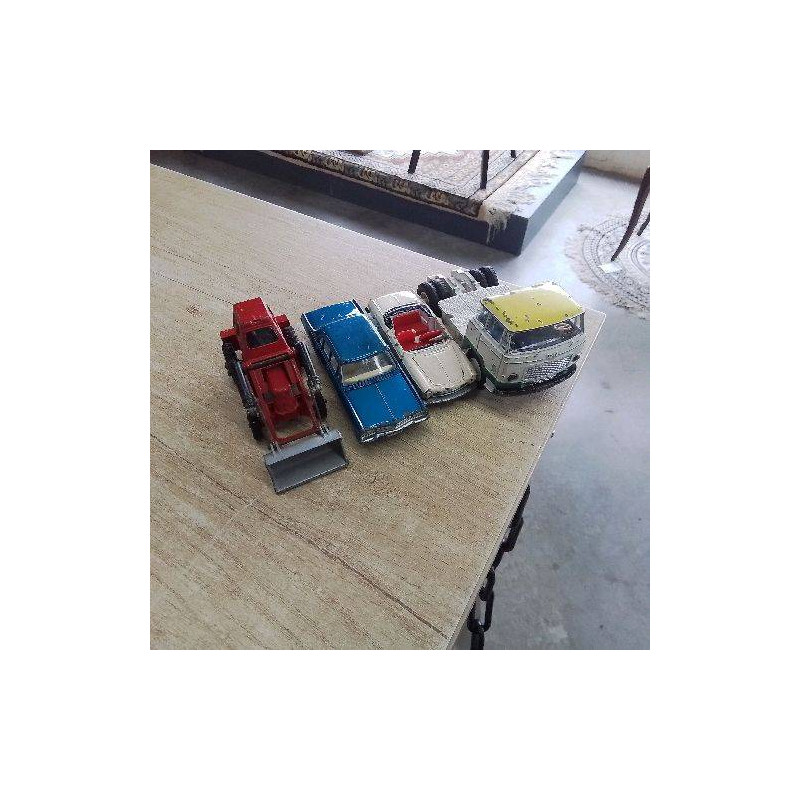 VOITURE DINKY TOYS 