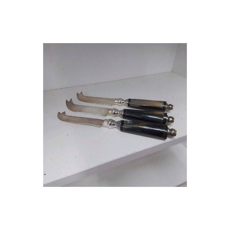 3 COUTEAU FROMAGE EN CORNE 