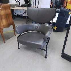FAUTEUIL CASSINA GRIS SIGNÉ 