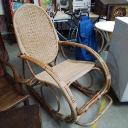 ROCKING CHAIR 