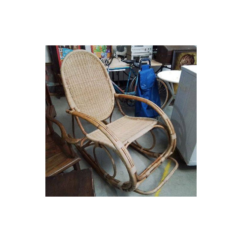 ROCKING CHAIR 
