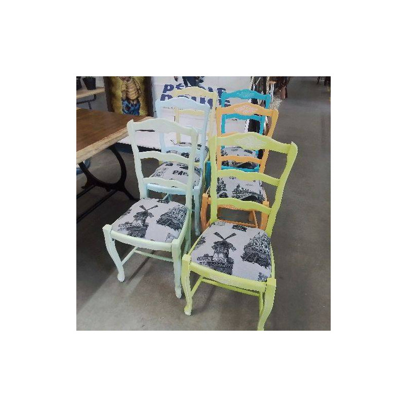 LOT DE 6 CHAISES MULTICOLORES