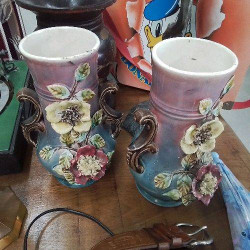 PAIRE DE VASES BARBOTINES...